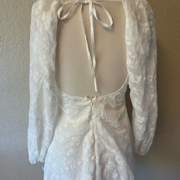 BEAUTIFUL WHITE DRESS SIZE XS NWT EMPIRE WAIST GREAT FOR DESTINATION WEDDING - Picture 2 of 6